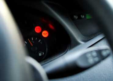 What That Dashboard Light Really Means: A Mechanic’s Guide for Madison Heights Drivers